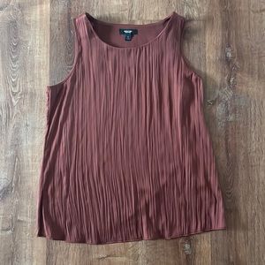 Loose fitted blouse brown bronze, crinkle lines split back tank top